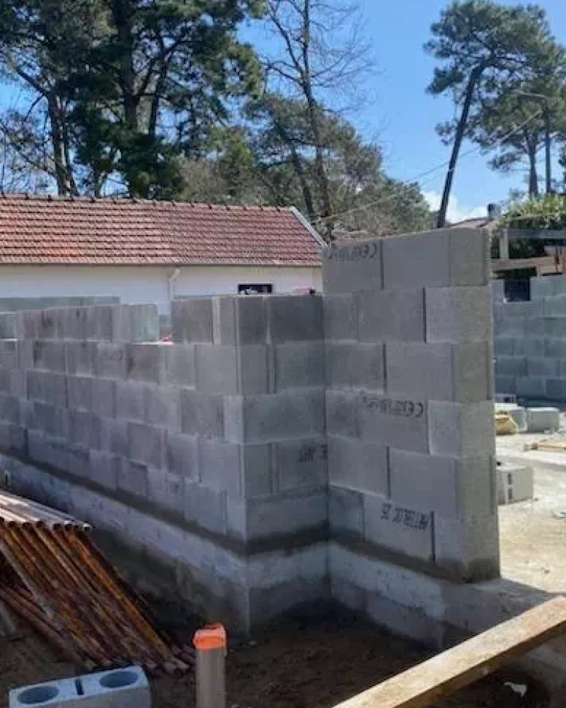 Réalisation d'une construction neuve par Art Maçonnerie, maçon à Saint-Michel-Chef-Chef